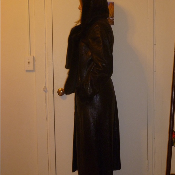 Shearling coat - Picture 5 of 14